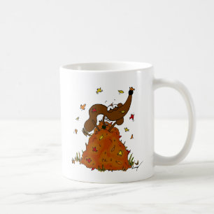 Midgehög av lövmuggen kaffemugg