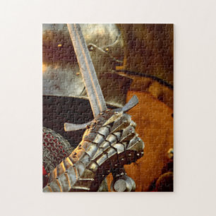 Midieval Knight i Metall Armor med Järn Sword Pussel