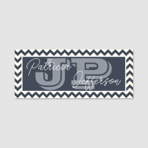 Midnatt Blue Chevron Mönster: Elegant Monogrammed Namnbricka