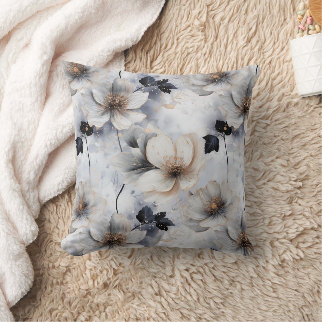 Midnight Bloom Floral – Elegant  Kudde (Filt)