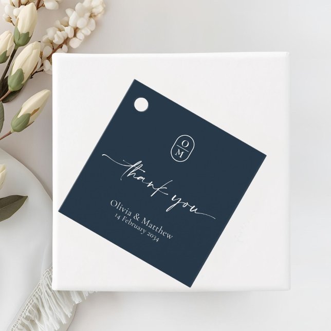 Midnight Blue | Chic & Modern Bröllopsmonogram  Gåvor Etiketter (Skapare uppladdad)