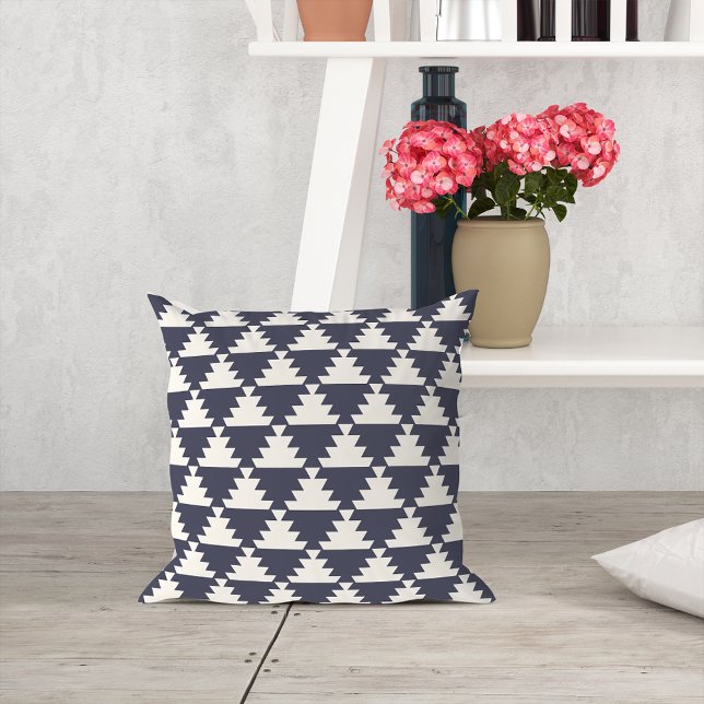 Midnight Blue Modern Aztec Geometric Mönster Kudde (Skapare uppladdad)