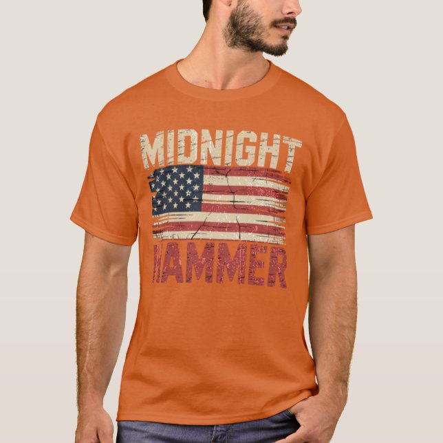 Midnight Hammer B-2 Stealth Jet USA flagga T Shirt (Framsida)