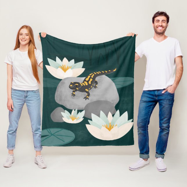 Midnight Pond Fire Salamander Fleecefilt (På plats)