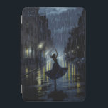 Midnight Rain Dance iPad Mini Skydd<br><div class="desc">En häpnadsväckande och känslosam nattscen som fångar en kvinna som dansar ensam i regnet på en tom stadsgata. Streetlight reflekterar från blötens trottoarkant, och blandar sig med regn för att skapa en magisk, drömliknande atmosfär. Hennes blommande klänning och upphöjda arm ger uttryck för ren frihet, glädje och romantisk koppling till...</div>