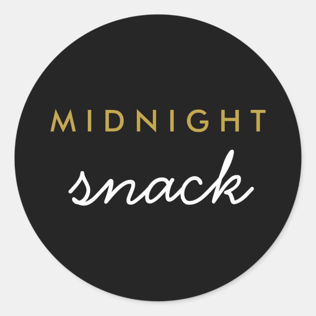 Midnight Snack Sticker Runt Klistermärke (Framsida)