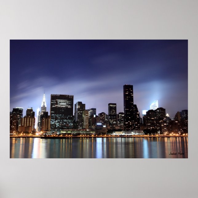 Midtown Manhattan skyline på Night Ljus Poster (Framsidan)