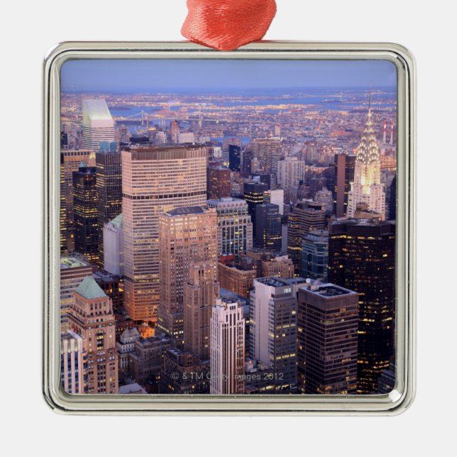 Midtown och övreöstlig sida julgransprydnad metall (Framsidan)