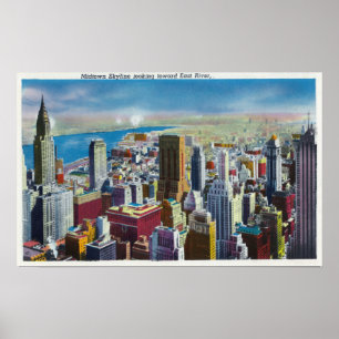 Midtownhorisont beskådar in mot East River Poster