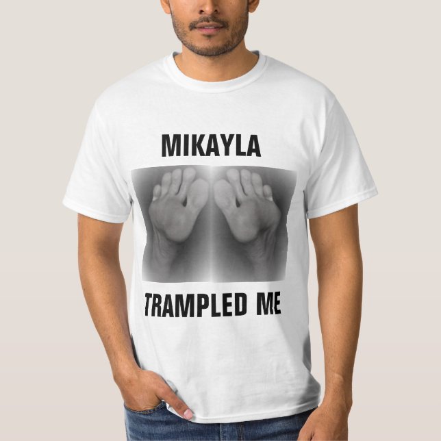 MIKAYLA TRAMPAR MIG T SHIRT (Framsida)