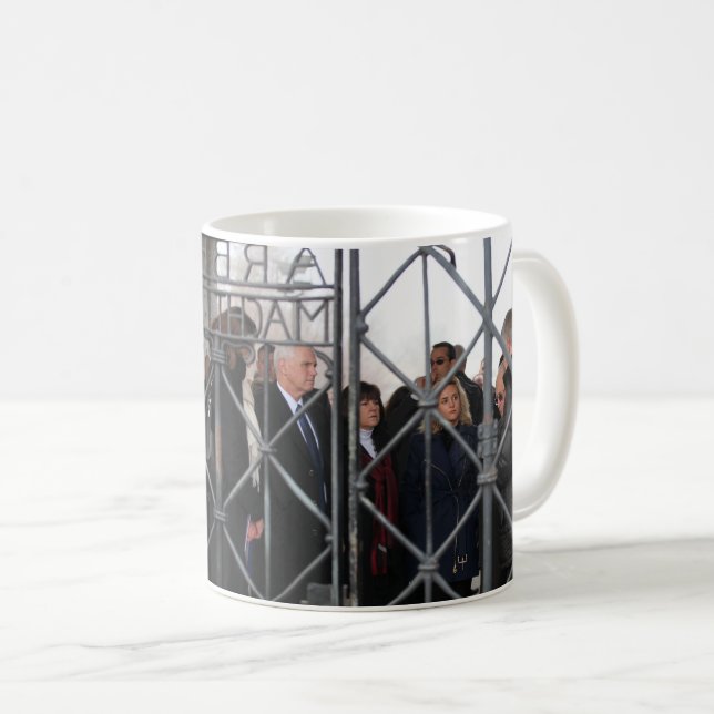 Mike encentmynt med frun Karen på Dachau Kaffemugg (Framsida höger)