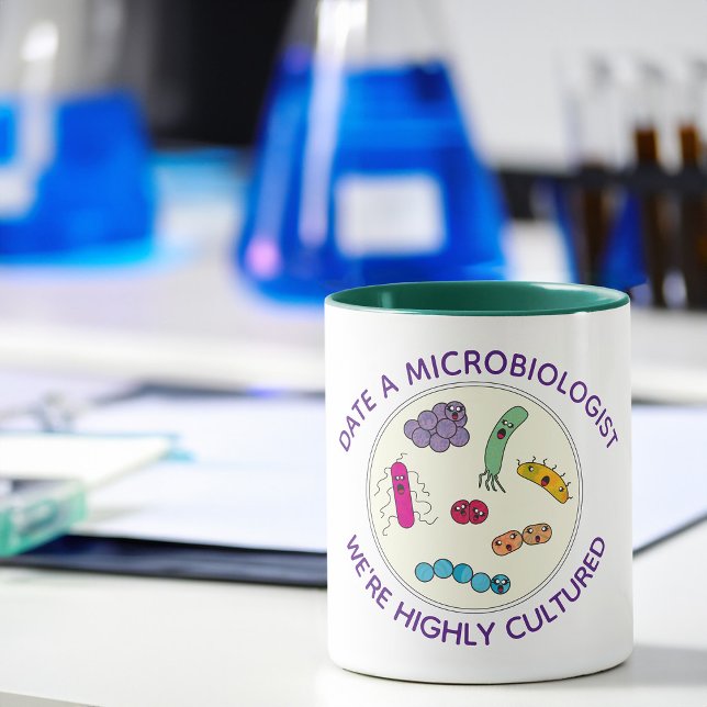 Mikrobiologer odlas mycket lustigt mugg (Skapare uppladdad)