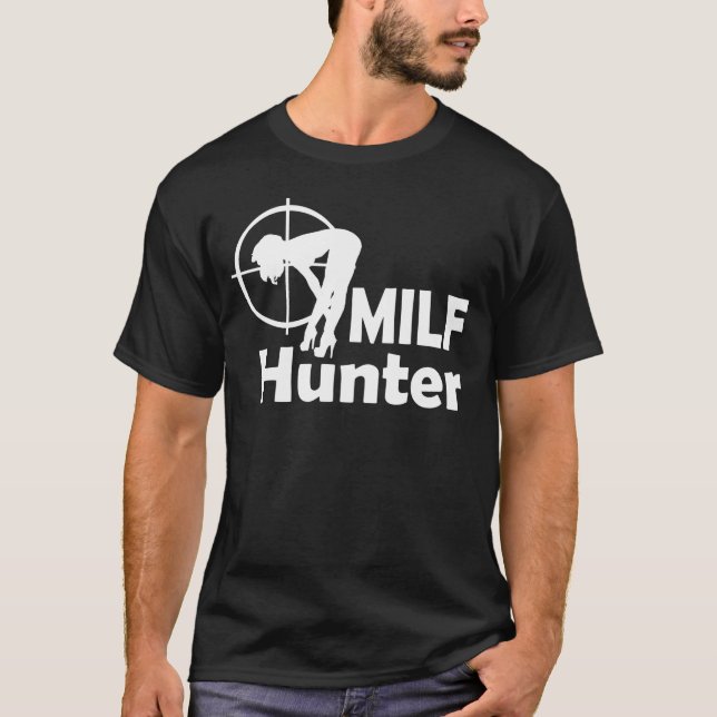 MILF-jägare (vittext) T Shirt (Framsida)