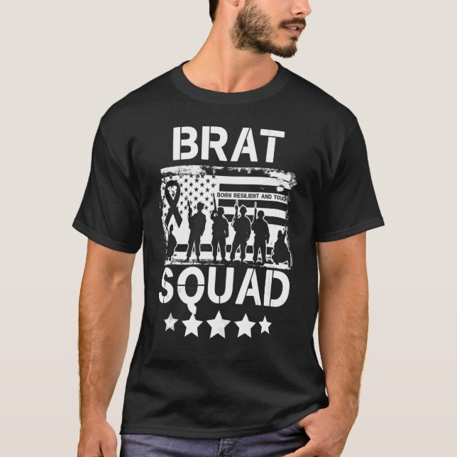 Militär Brat Lila Up American Flagga April Milita T Shirt (Framsida)