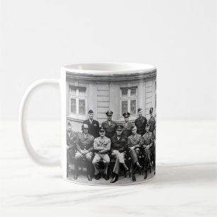 Militära officieller för hög amerikan av kaffemugg