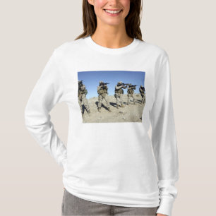 Militära Transistion gruppmedlemmar T-shirt