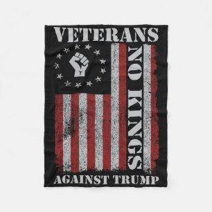 Militära veteraner protesterar mot USA flagga No K Fleecefilt