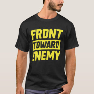 Militärfronten mot Enemy Claymore-militären T Shirt