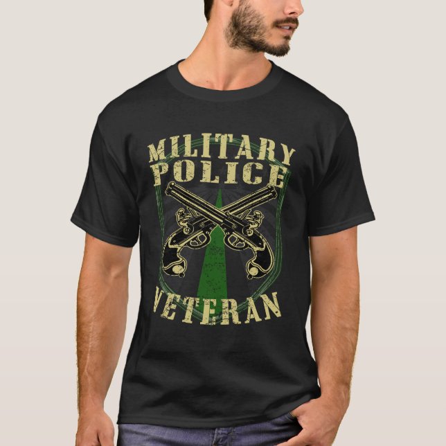 Military Police Corps Veteran Army T Shirt (Framsida)