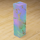 Millennial Marble | Uppspelning av Regnbåge Pastel Presentask För Vinflaska<br><div class="desc">Ljusstark och färglös vattenfärggradient i vibrerande rik skuggor av turkosblått, mynt grönt, shock rosa och lavender lila sjöjungfru-inspirerad ombre-palett. Detta feminina handmålade struktur lägger till perfekten pop of färg. Från samlingen "Modern Watercolor Marbles" har den här designen abstrakt-vätskeströmmar som skapar en coola mönster som accentueras av ventiler från glitter för...</div>