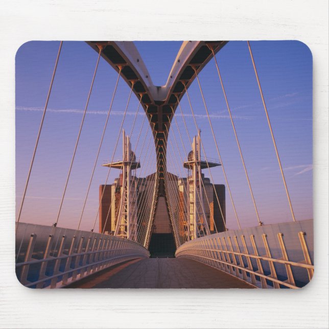 Millennium Bridge, Lowry Centre, Salford Musmatta (Framsidan)