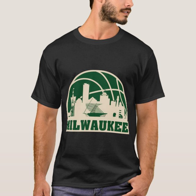 Milwaukee Basketball Milwaukee Cityscape T Shirt (Framsida)