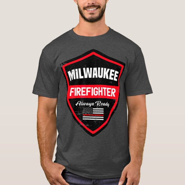 Milwaukee Fire Rädding Firefighter First T Shirt (Framsida)
