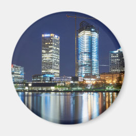 Milwaukee Skyline i natt Magnet