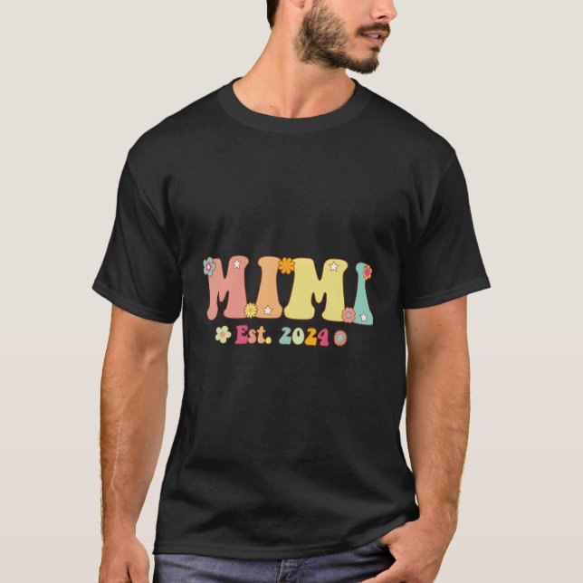 Mimi Est 2024 Mimi som ny Mimi-Gravid T Shirt (Framsida)