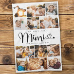 Mimi We Kärlek du Hearts Modern Photo Collage Kökshandduk<br><div class="desc">Vi kärlek du Mimi! Cute, modern anpassningsbar, fotosamlingshandduk för att visa mormor hur älskad hon är. Vi kärlek skrev den här handskribentsymbolen med hjärtblommor, skapar det här en hjärtlig keepégåva till en älskad morförälder. Anpassa med 12 favoriter bilder och ditt personliga budskap och namn. Finns i många andra namn kan...</div>
