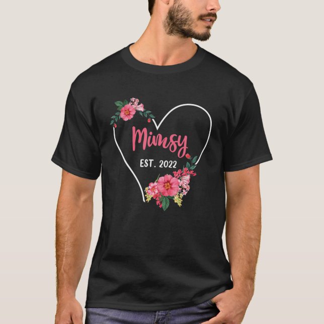 Mimsy Est 2022 Grandma to be, Gravid Announcem T Shirt (Framsida)