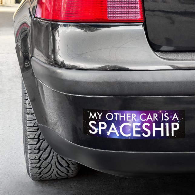 Min andra bil är ett Lila i Spaceship Galaxy Clust Bildekal (My Other Car is a Spaceship Purple Galaxy Cluster Bumper Sticker)