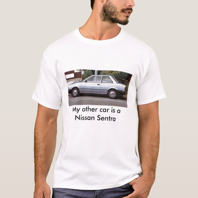 Min annan bil är en Nissan Sentra Tröja (Framsida)