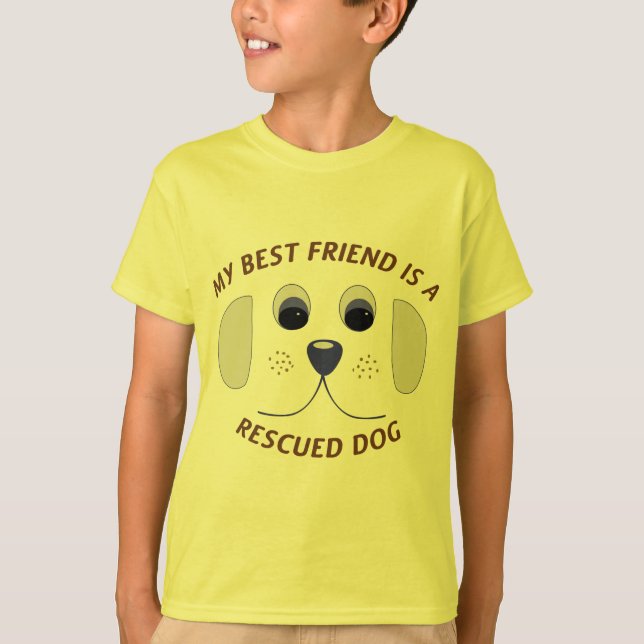 Min bästa vän är en räddad hund t-shirt (Framsida)