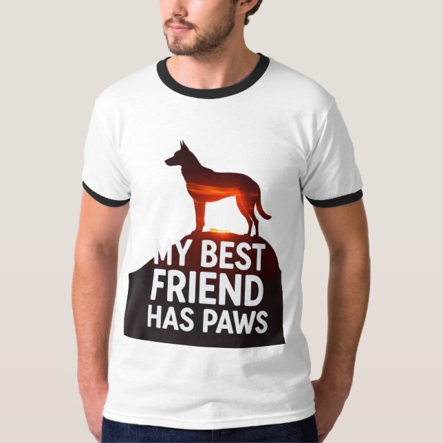 Min bästa vän har tassar" - Siluett av hund vid so T Shirt (Framsida)