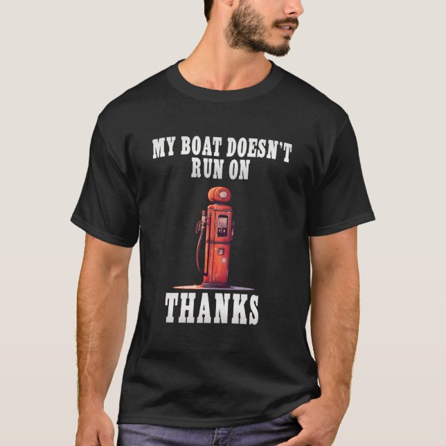 Min båt är inte Springa på en sjöräddkapten. T Shirt (Framsida)