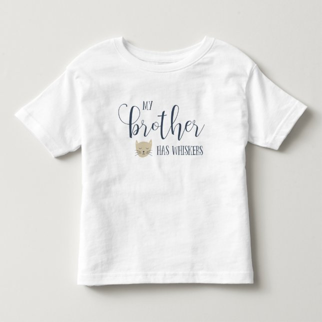 Min bror har WHISKERS-typografi T Shirt (Framsida)