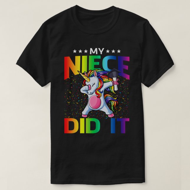 Min brorsdotter gjorde det Studenten graduated Uni T Shirt (Design framsida)