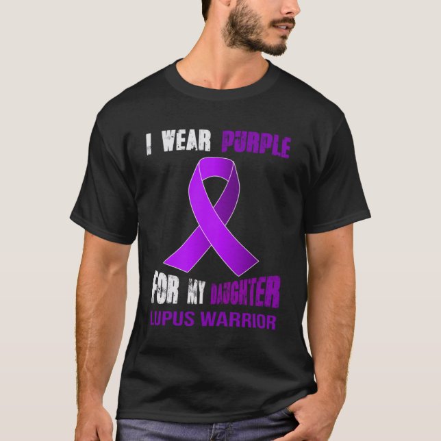 MIN DAUGHTER MIN LUPUS WARRIOR T SHIRT (Framsida)