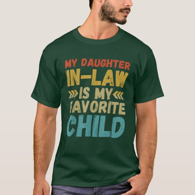Min dotter i juridik är mitt favoritbarn t shirt (Framsida)