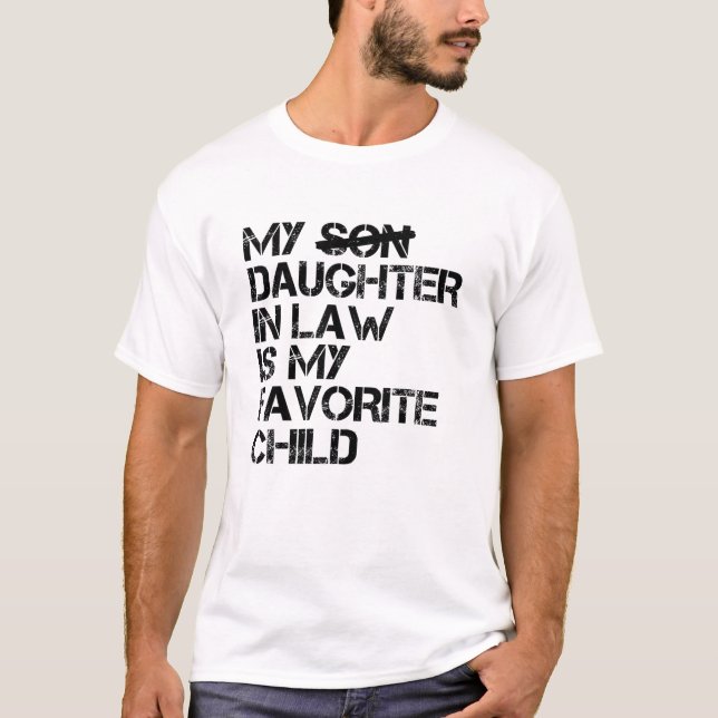 Min dotter i juridik är mitt favoritbarn t shirt (Framsida)