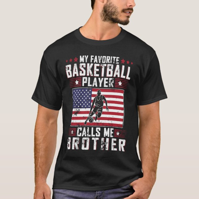 Min favoritbasketspelare kallar mig Brother Tjock T Shirt (Framsida)
