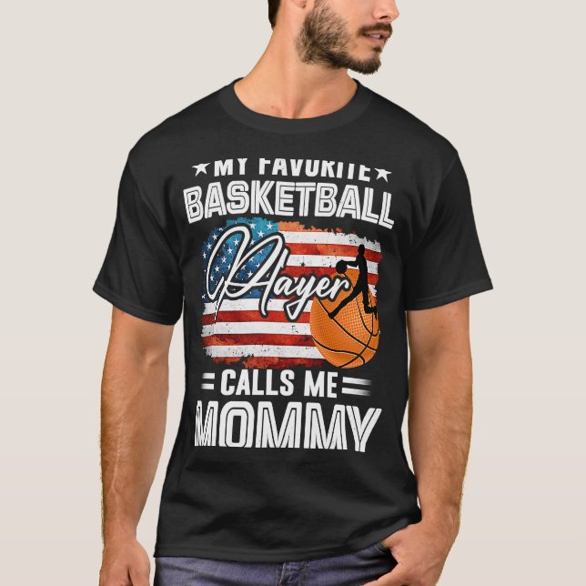 Min favoritbasketspelare kallar mig Mamma Ameri T Shirt (Framsida)