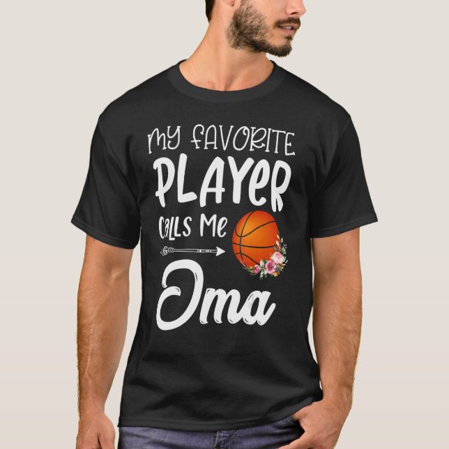 Min favoritbasketspelare kallar mig Oma T Shirt (Framsida)