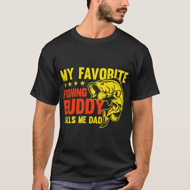 Min favoritfiskebuddy kallar mig Pappa T Shirt (Framsida)