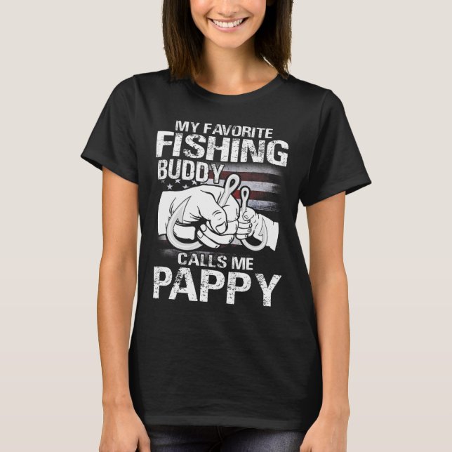 Min favoritfiskebuddy kallar mig Pappy T Shirt (Framsida)