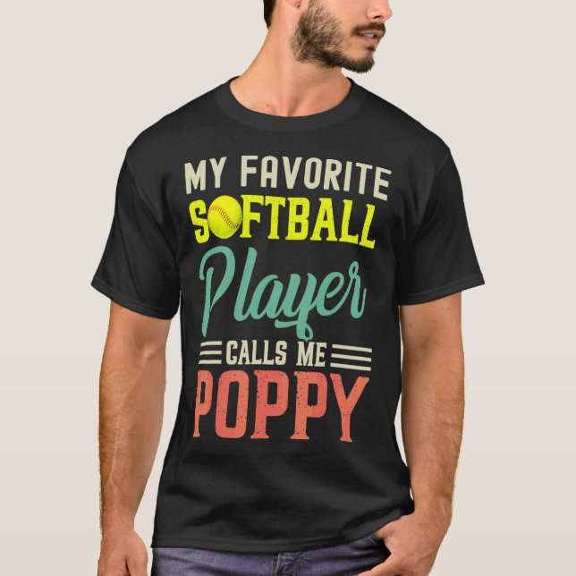 Min favoritfotbollsspelare anropar mig poppy Vinta T Shirt (Framsida)