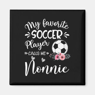 Min favoritfotbollsspelare kallar mig Nonnie  Magnet