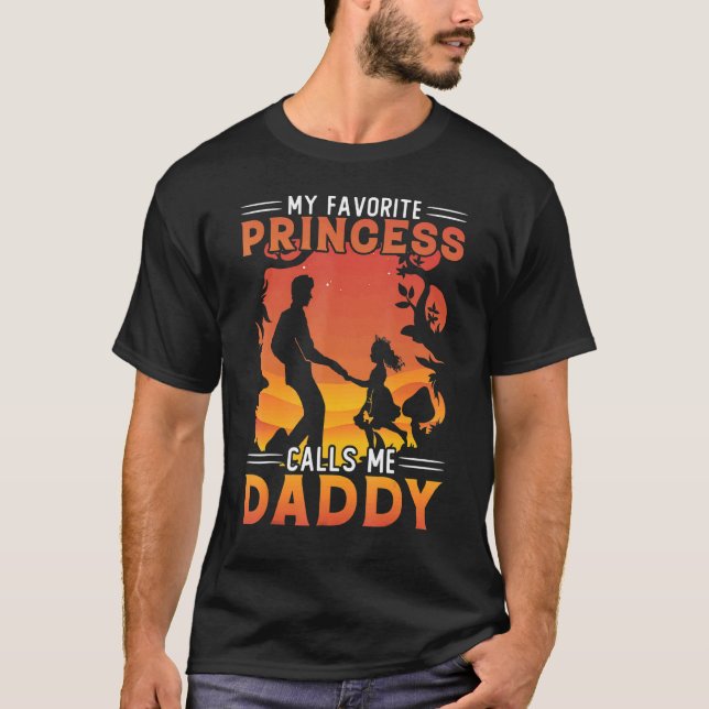 Min favoritprinsessa kallar mig pappa t shirt (Framsida)