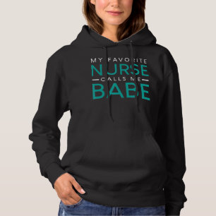 Min favoritsjuksköterska kallar mig Babe-vårdparet T Shirt